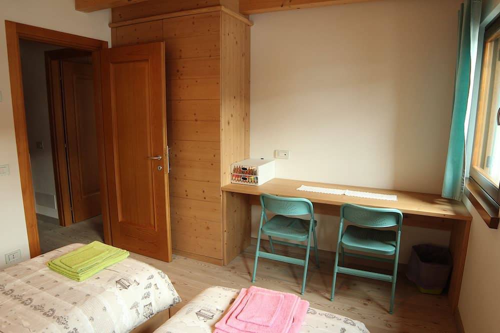 Ganze Wohnung, Dolomiten: Apartment \"Erica Berg\" ein paar Minuten von Cortina d'Ampezzo in Borca di Cadore, Dolomiti Superski
