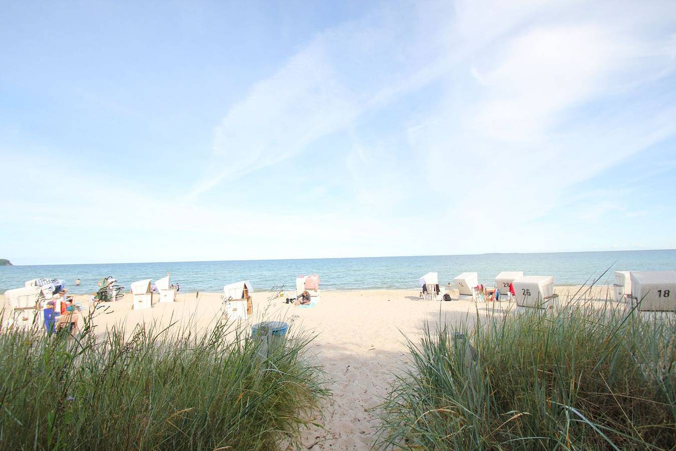 Ganze Wohnung, Nur 100 m zum Strand, schöne Fewo mit Balkon - App. Eldena Fewo 10 in Lobbe, Mönchgut