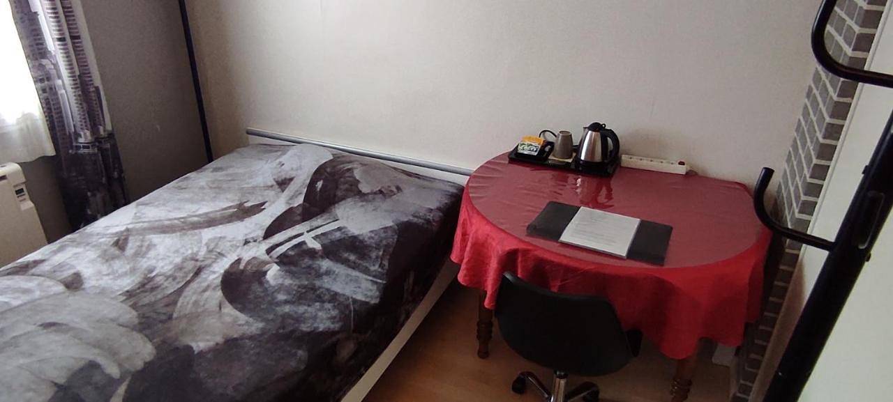 Chambre Grand lit New York in Combs-la-Ville, Seine-et-Marne