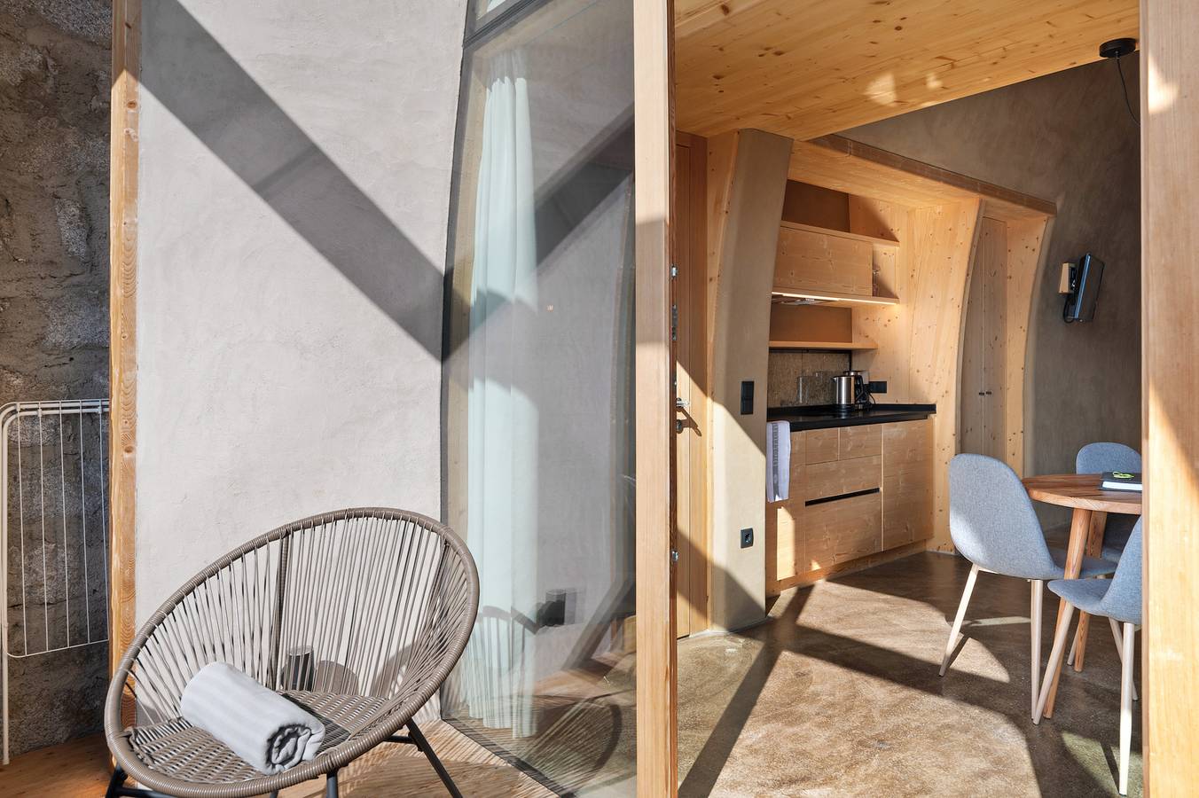 Estudio entero, Estudio 'Pabellón Tierra' con vistas a la montaña, terraza compartida y Wi-Fi in Velturno, Dolomiti Superski