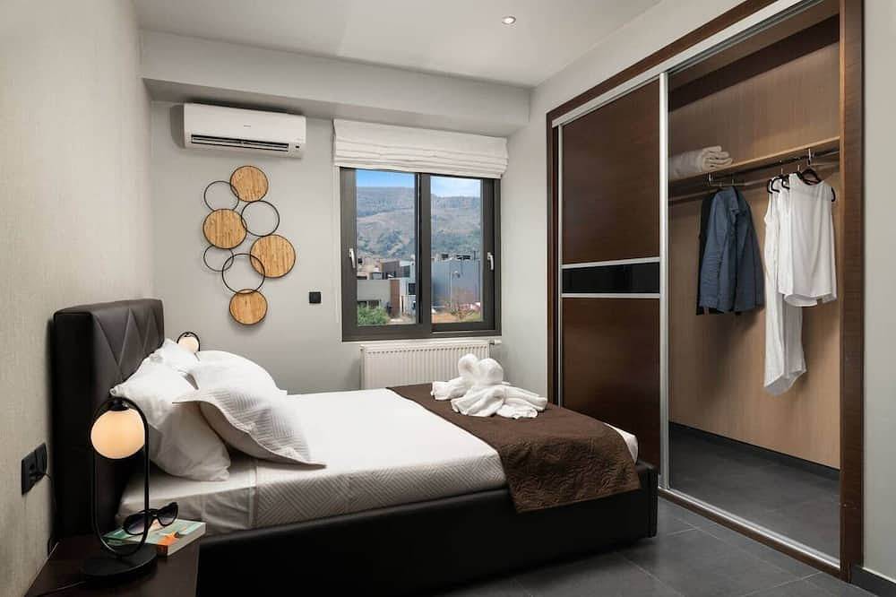 Lux 3bd Vacation Home w. Sauna & Rooftop Jacuzzi in Chania region