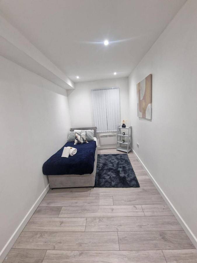 Entire apartment, Two-Bedroom Deluxe Apartment in Luton, Chiltern Hills