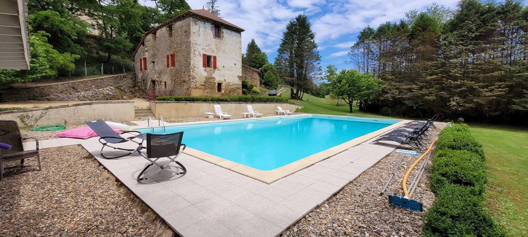 Gîte pour 8 personnes, avec jardin à Saint-Paul-la-Roche