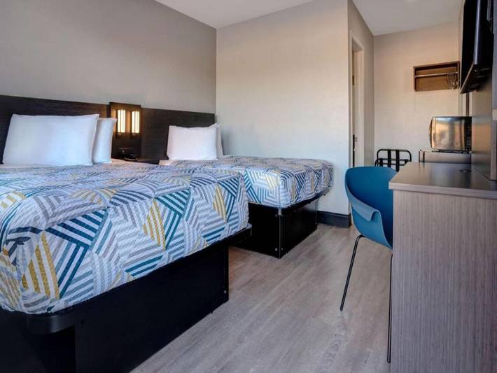 Apartamento entero, 2 camas matrimoniales | Microondas in Arcata, California North Coast