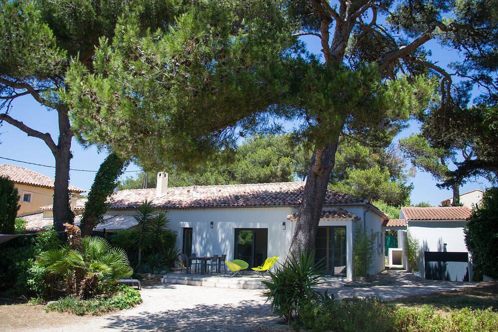 Maison plein-pied 3 chambres dont 1 studio à 150 m de la mer in Six-Fours-les-Plages, Côte méditerranéenne (France)