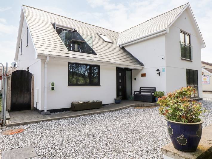 Holiday home for 8 people, with garden in Porthmadog