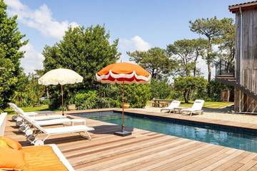 Gîte pour 10 personnes, avec sauna ainsi que jardin et balcon dans Plage de Mayarco