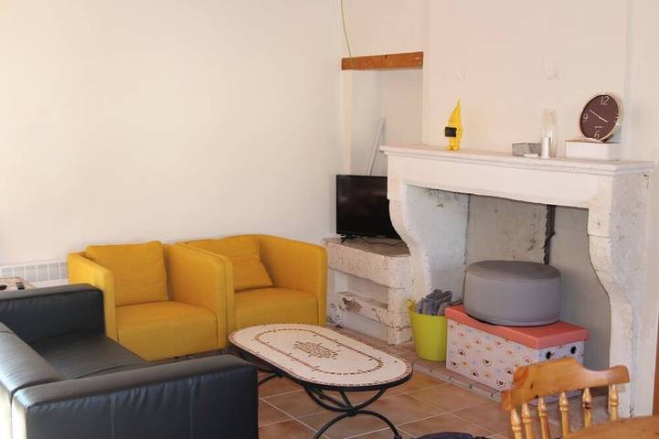Location de vacances pour 4 personnes, avec piscine et jardin à Blanzaguet-Saint-Cybard - 4