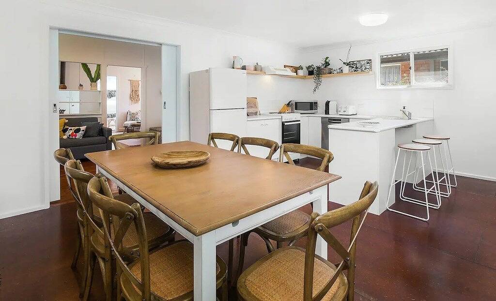 North facing cottage - 300m flat level walk to Pearl Beach in Pearl Beach, New South Wales