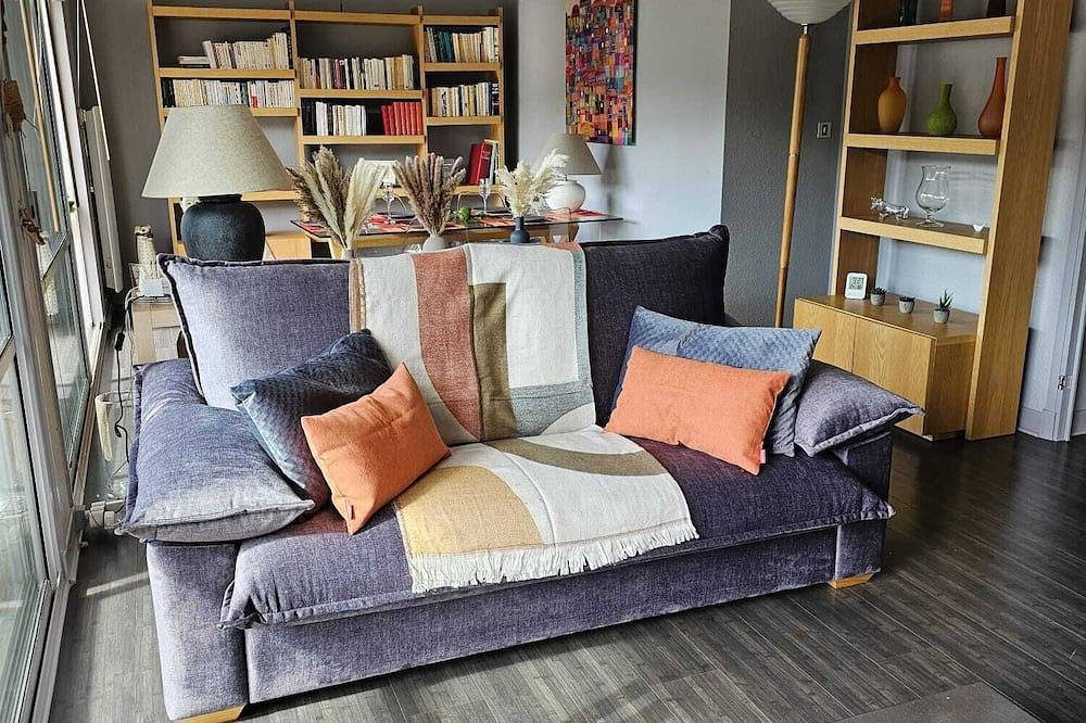 Ganze Wohnung, Quiet 2B/1B Downtown Condo, Hills View, Bright, Spacious, Recently Remodeled in Aurillac, Aurillac und Umgebung