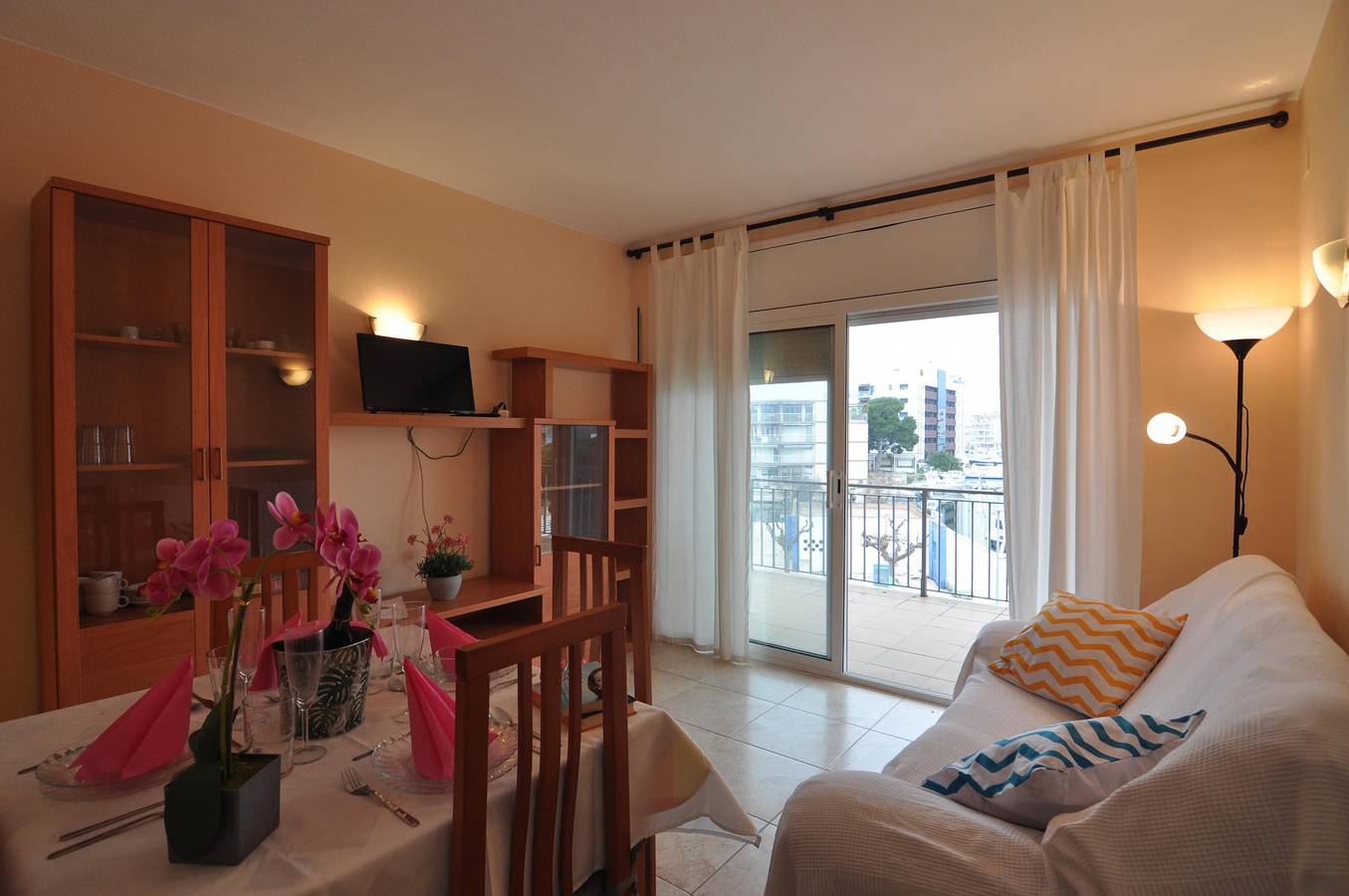Appartamento intero, Welcome to our cozy apartment for rent in Roses, Costa Brava! Just 300 meters from the beautiful beach of Santa Margarita. in Santa Margarida, Roses