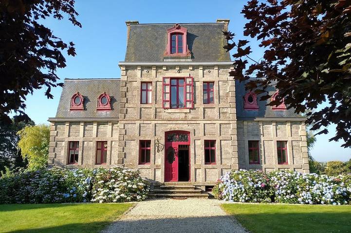 Ferienhaus für 12 Personen, mit Whirlpool und Garten sowie Terrasse - 1