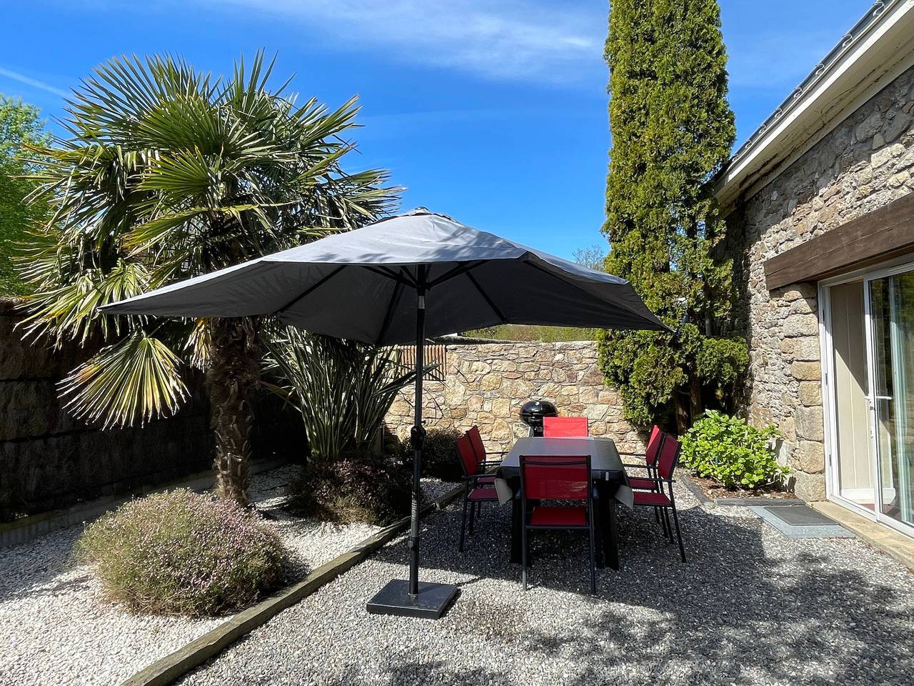 Gîte Charmant avec Cheminée, Jardin Clos et Equipements Bébé à Proximité de la Côte in Saint-Molf, Région de Saint-Nazaire