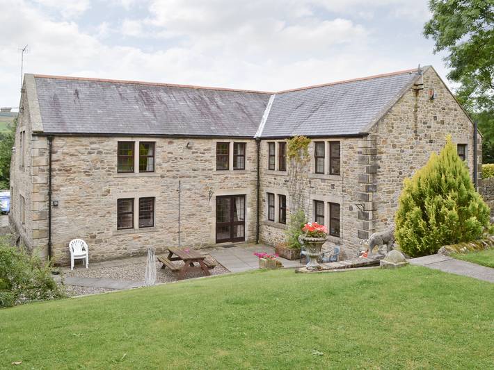 Log cabin for 15 people, with Garden in County Durham