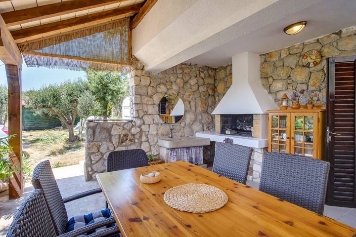 Ferienhaus für 5 Personen, mit Terrasse und Garten auf Cres - 2