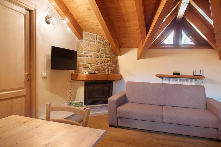 Holiday Home 'Il Piccolo Sogno' with Mountain View and Wi-Fi in Temù (Village), Temù