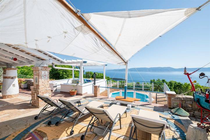 Villa für 6 Personen, mit Pool und Balkon/Terrasse - 1