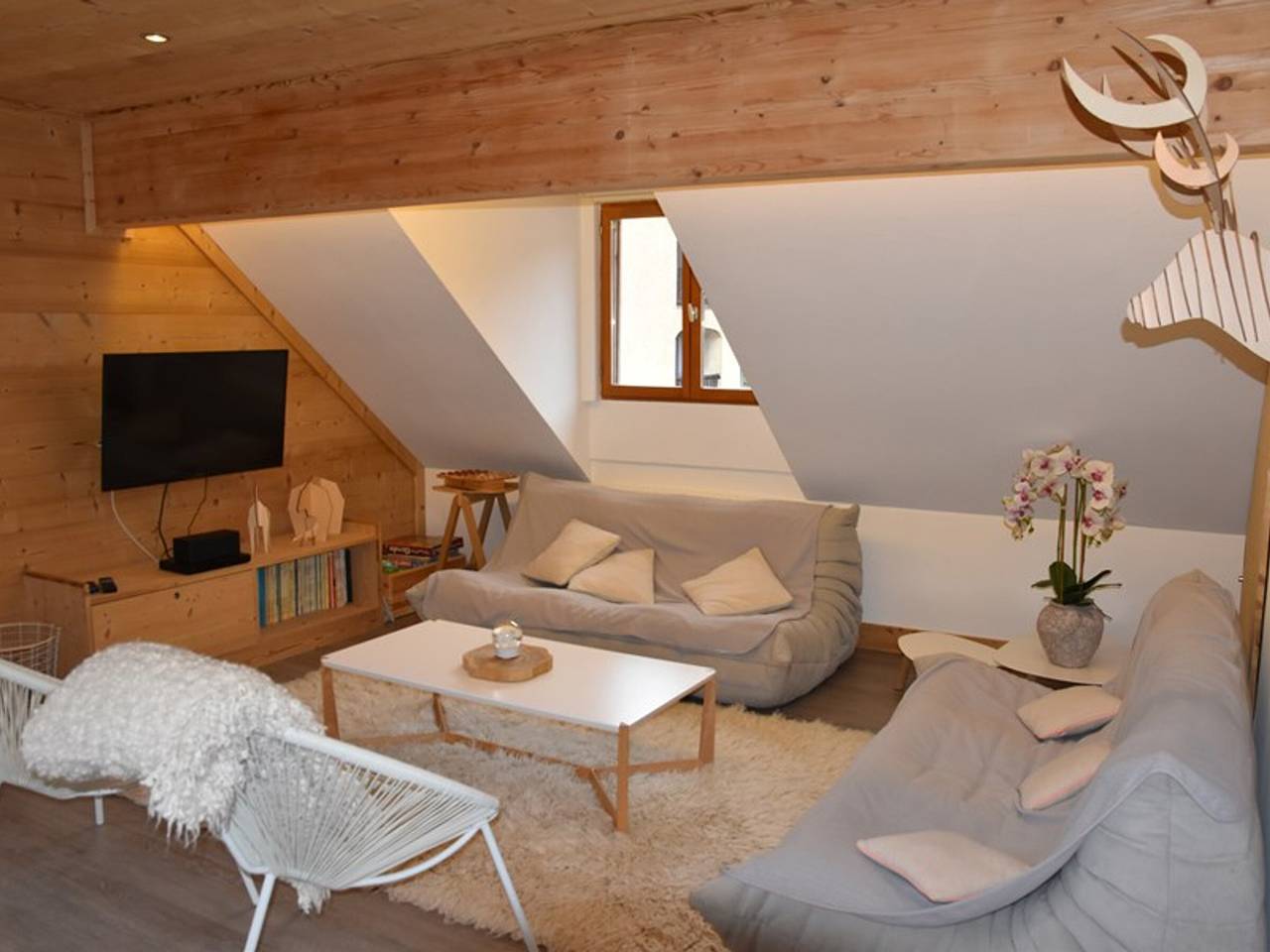 Entire apartment, Beautiful 3-room flat, equipped kitchen, Wi-Fi, facing the slopes in Montgenèvre, Briançon region