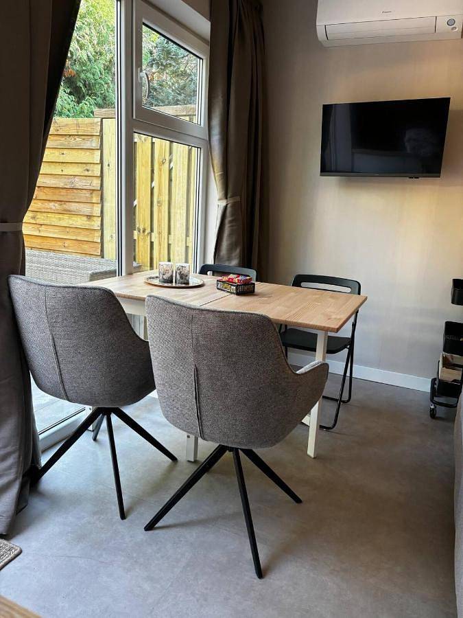 Gîte pour 4 personnes, avec jacuzzi et jardin ainsi que sauna et piscine à Heerenveen - 3