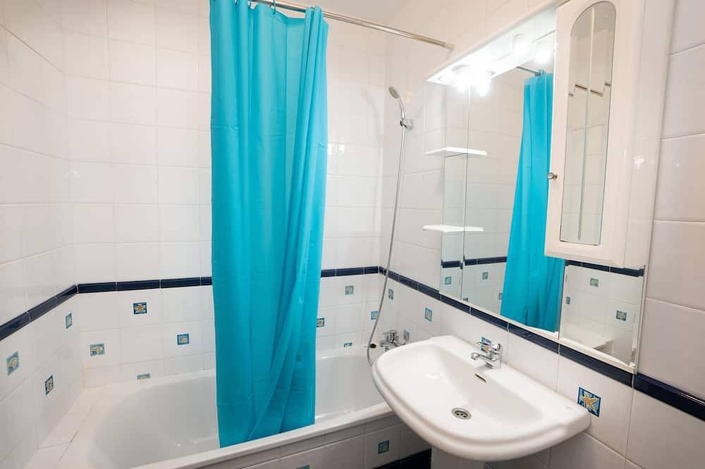 Entire apartment, Apartamento Balcón Europa 4 Menyber in Nerja Centre, Nerja
