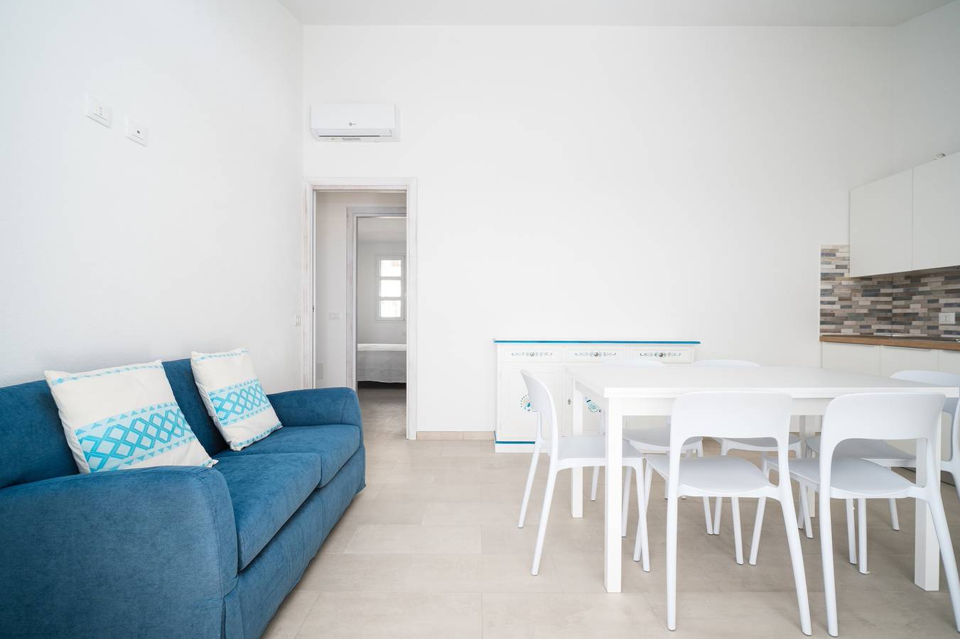 Holiday Home 'Girasole' with Sea View, Private Terrace & Air Conditioning in La Caletta, Siniscola