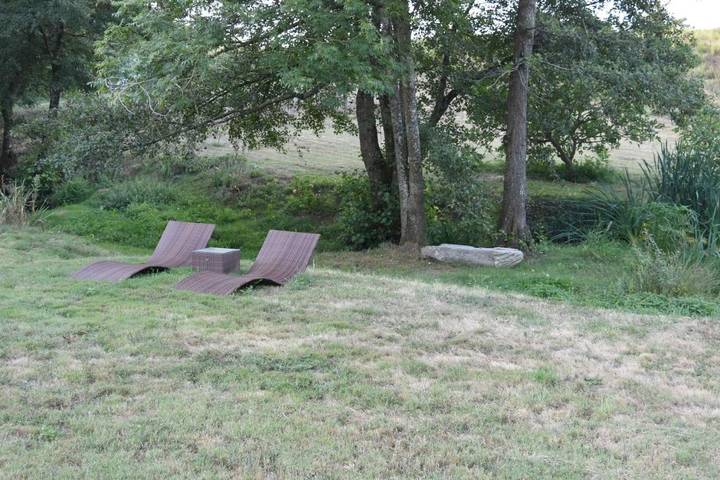 Location de vacances pour 2 personnes, avec Terrasse ainsi que Jardin et Vue à Brousses-et-Villaret - 3