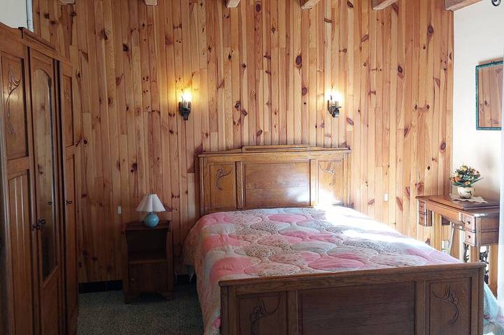 Gîte pour 14 personnes, avec Balcon et Jardin à Génolhac - 2
