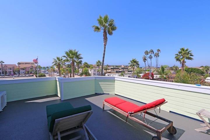 Vacation rental for 10 people, with yard in Imperial Beach