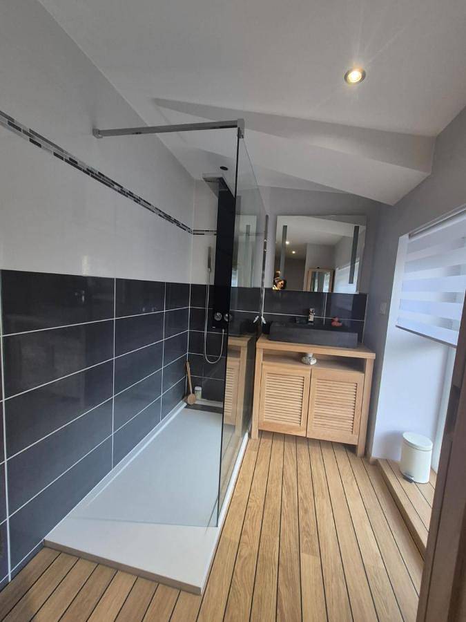 Gîte pour 2 personnes, avec vue et jardin à L'Abergement-de-Varey - 2