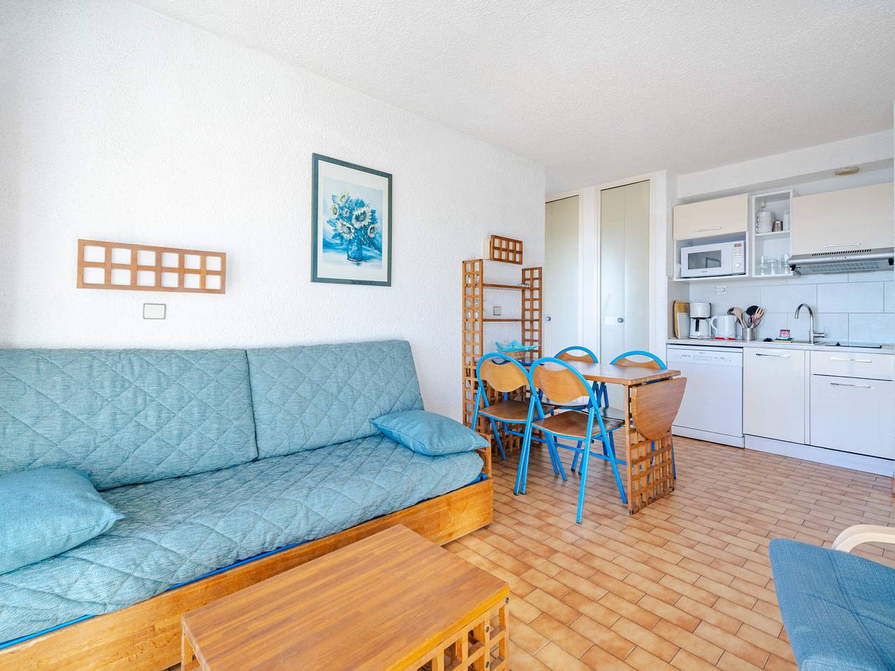 Entire apartment, Apartment for 8 with Wi-Fi, sea view in Roquebrune-Cap-Martin, Mediterranean Coast (France)