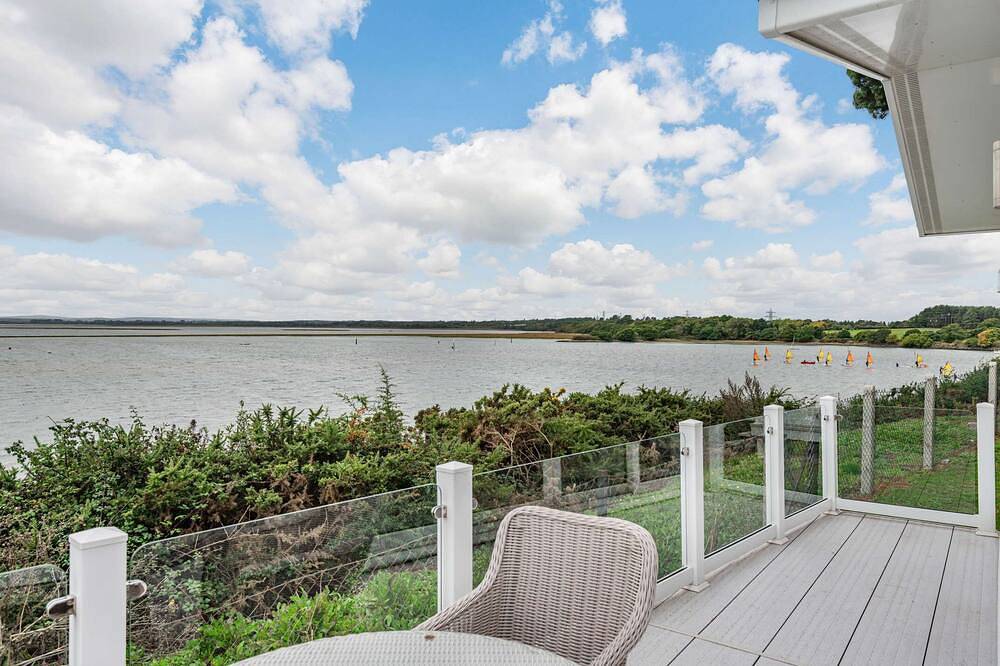 Bay View 2 Bed Lodge with Sea Views Poole Harbour Sleeps 4 in Poole, Poole Harbour