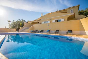 Villa for 12 People in Faro, Faro District, Photo 1