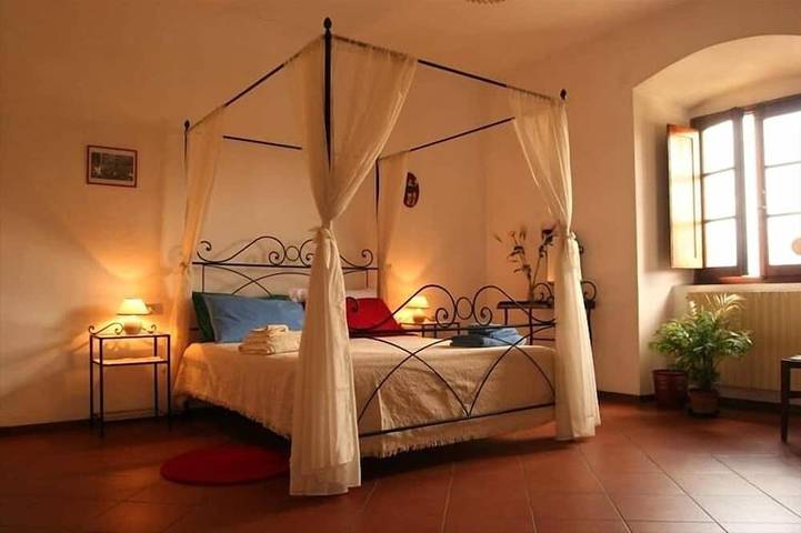 Casa vacanza per 12 persone, con terrazza e giardino, con animali domestici in Impruneta