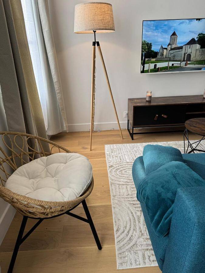 Appartement entier, El Castillo Face au Château et Climatisé in Surgères, Région de Rochefort