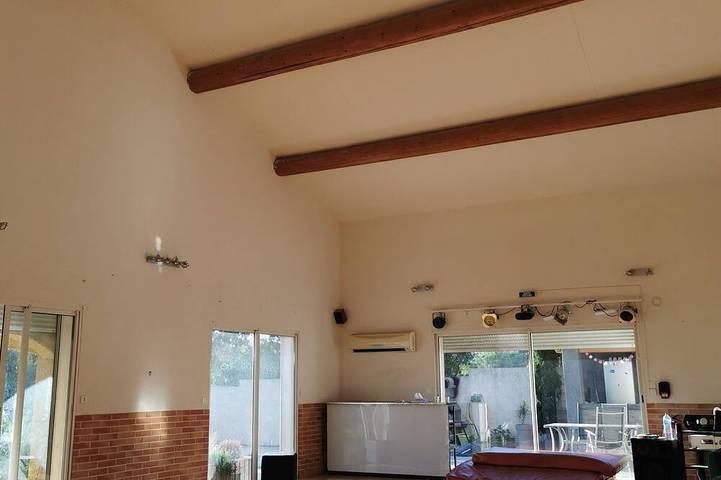 Appartement de vacances pour 8 personnes, avec Terrasse ainsi que Jardin et Piscine