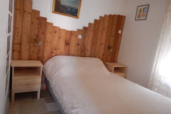 Gîte pour 5 personnes, avec terrasse et jardin dans Port des Oursinières - 2