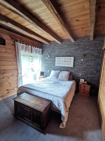 Location de vacances pour 15 personnes, avec vue ainsi que piscine et jardin dans Massingy