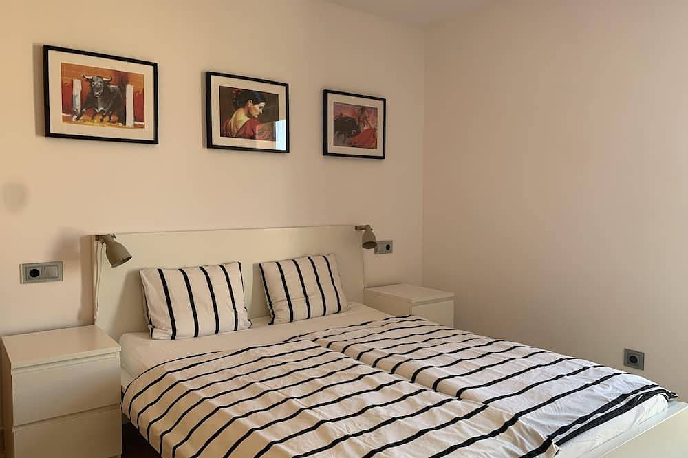 Beautiful house with sea views, heated saltwater pool, Bbq & air conditioning in Badia Gran, Lluchmayor