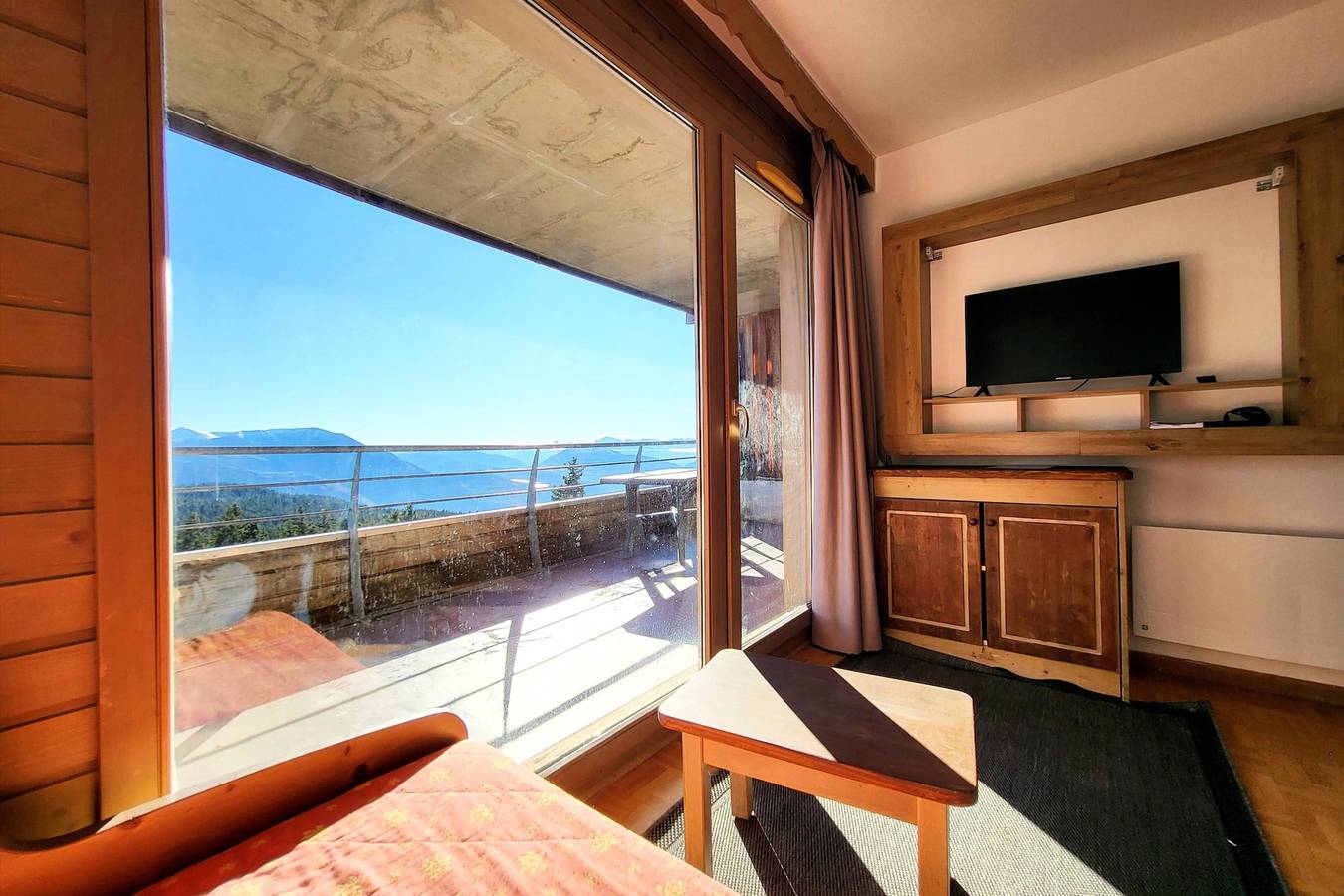 Appartement entier, Vue époustouflante Agréable T3 au pied des pistes terrasse pkg 6 pers in Chamrousse, Parc national des Écrins