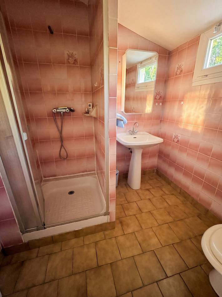 Ganze Wohnung, Charmante Wohnung in Néris-les-Bains - 30 m² - Privater Garten in Néris-les-Bains, Montluçon und Umgebung