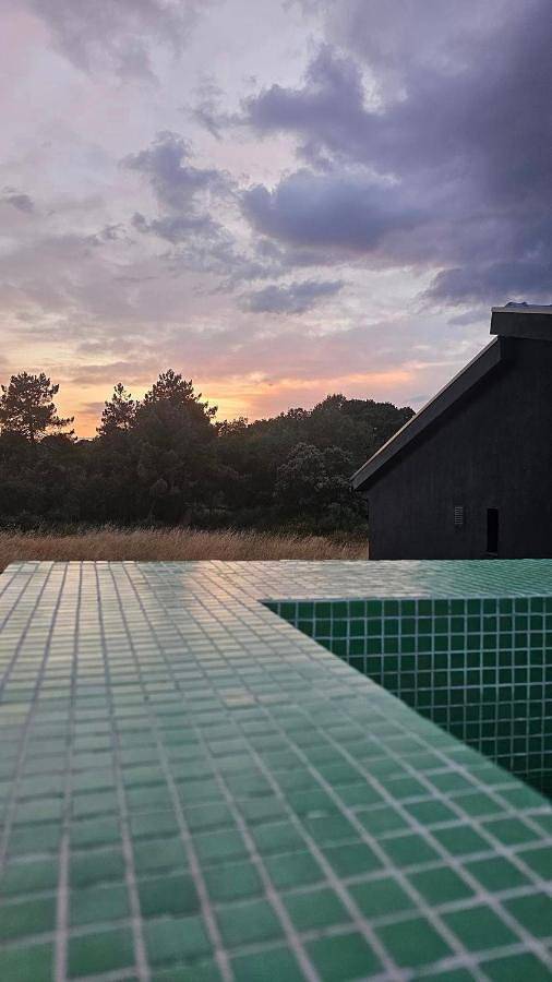 Casa rural para 8 personas, con jardín además de piscina y jacuzzi en Chaves - 4