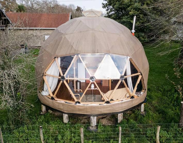 Gîte pour 2 personnes, avec vue et jardin à Doumy