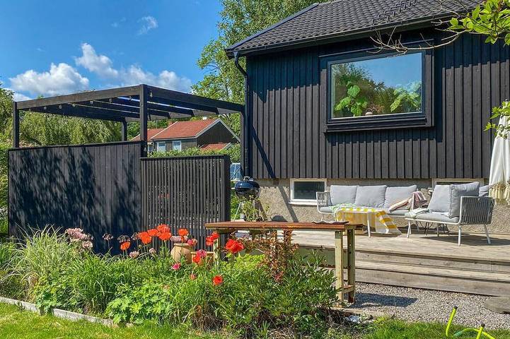 Hus för 5 Personer, med trädgård i Lerum