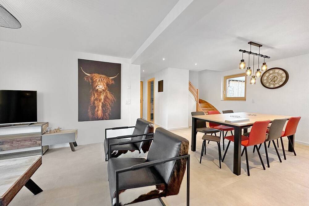 Ganze Wohnung, The Laughing Cow - 10 mns from Sion and ski in Ayent, Sion - Sierre & Umgebung