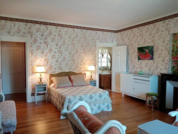 Chambre d’hôte pour 2 personnes, avec Jardin et Vue à Contrexéville