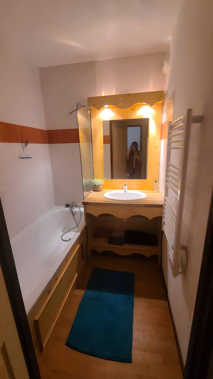 Apartamento entero, Apartamento 'Orelle-residence Spa, 3 Vallées' con vistas a la montaña, balcón y wifi in Orelle, Massif de la Vanoise