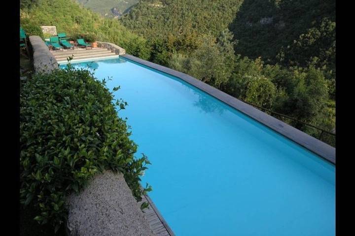 Casa vacanza per 4 persone, con Terrazza e Giardino nonché Piscina in Liguria