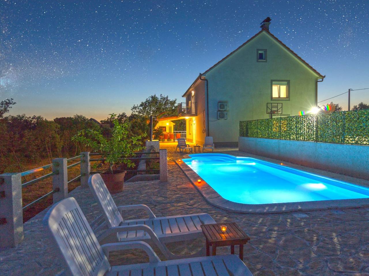 In Opanci mit beheiztem Pool, Parkplatz in Makarska Riviera