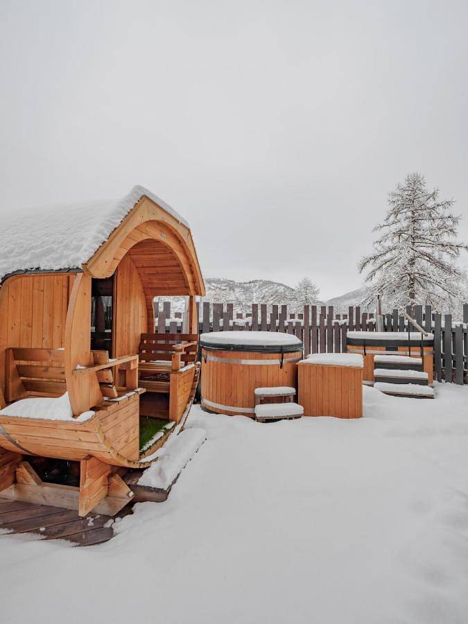 Hôtel pour 2 personnes, avec vue ainsi que terrasse et sauna dans Station de ski Sainte-Anne La Condamine