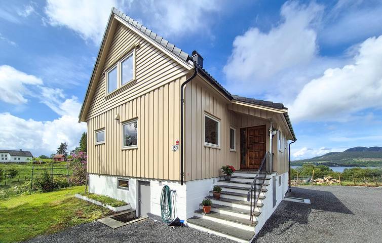 Ferienhaus für 8 Personen, mit Garten und Terrasse in Vindafjord